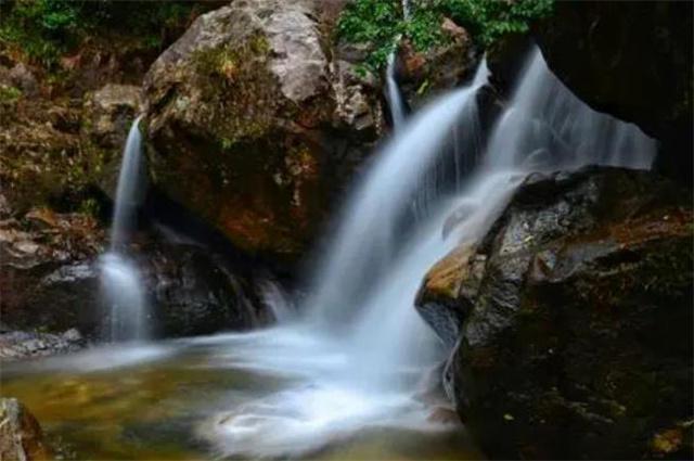 钟南山说不抓紧打疫苗有危险，国门若开放后，中国不接种人群会有何风险？游戏画面